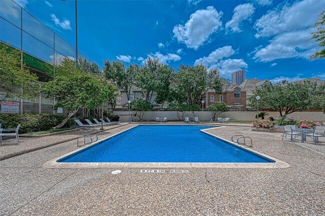 Building Photo - 1111 Bering Dr