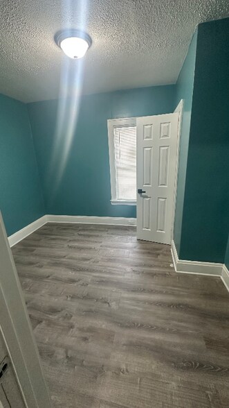 Building Photo - 471 E 147th St