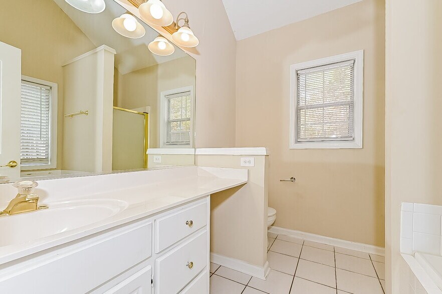 Building Photo - 156 Vintage Trail