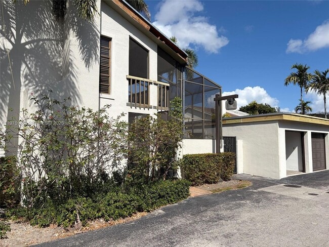 Building Photo - 6681 SW 71st Ln