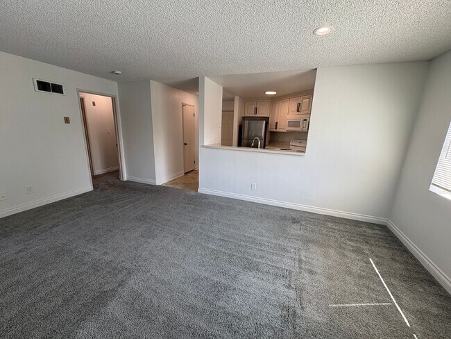 Building Photo - 7405 Charmant Dr