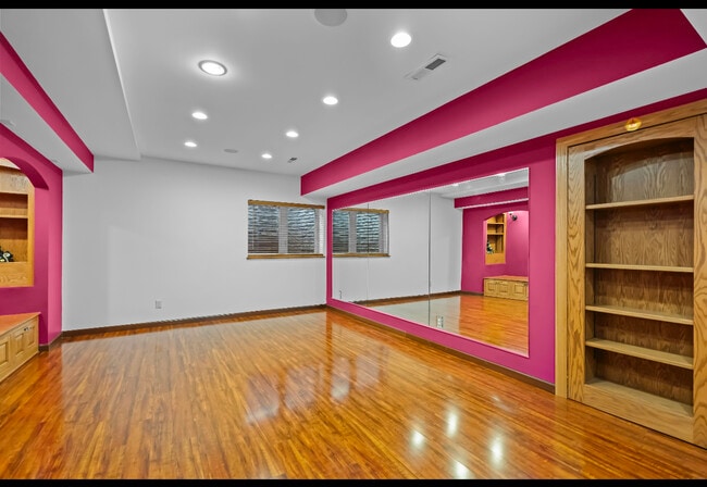 Building Photo - 8903 White Coral Way