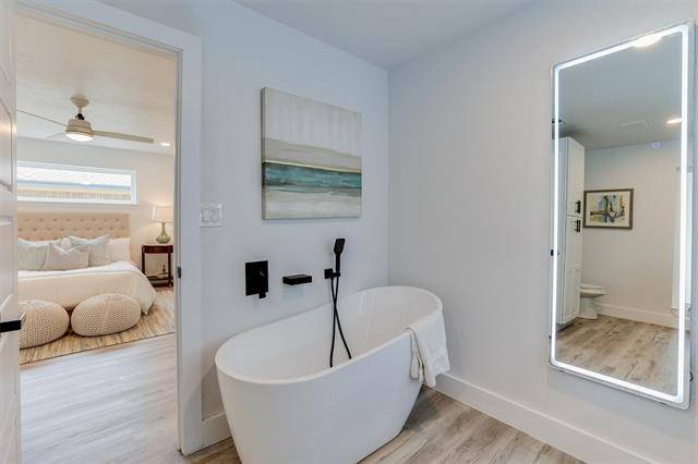 Building Photo - 9962 Larchbrook Dr