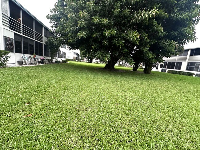 Building Photo - 1 BR 1.5  BEACH-THEMED ABODE- Century Vill...