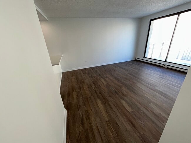 Building Photo - 9128 W Terrace Dr