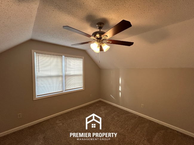 Building Photo - Spacious 5 Bedroom Home for Rent in Southaven, MS | Hardwood Floors, Fireplace & Fenced Yard