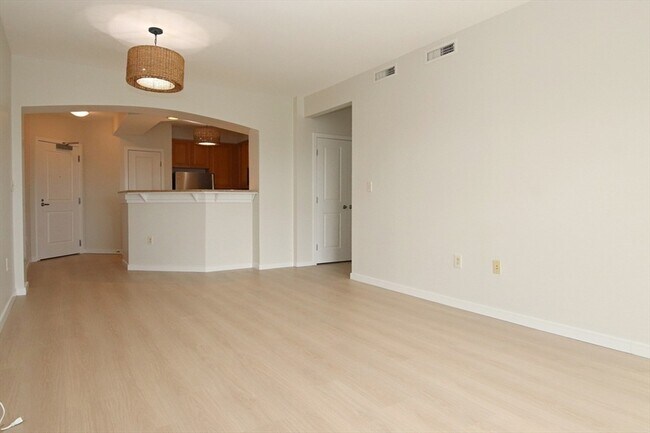 Building Photo - 175 Cottage St