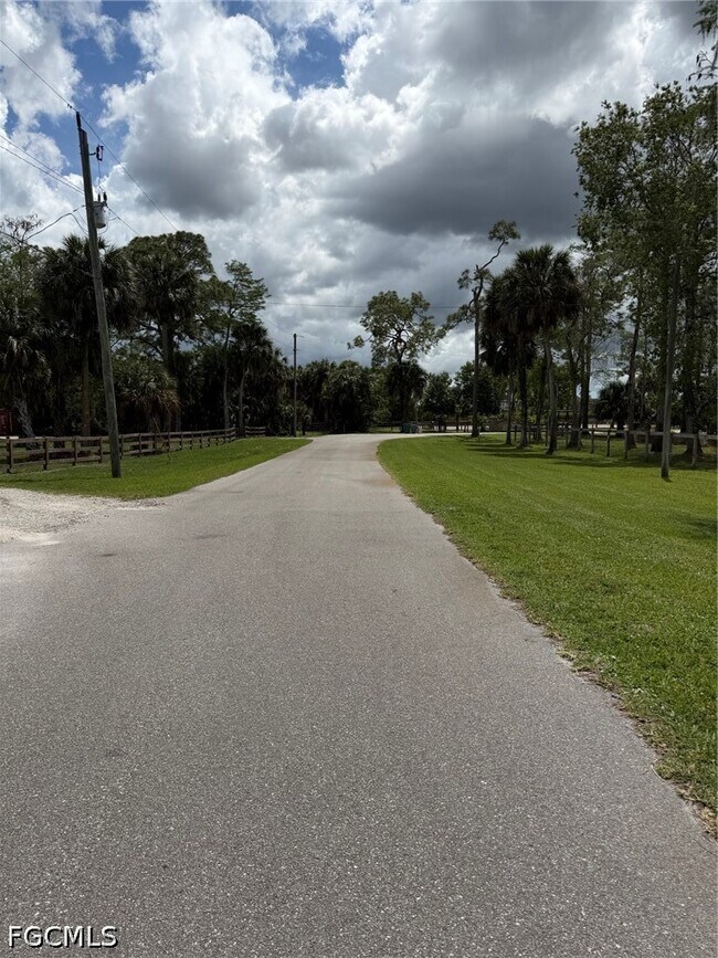 Building Photo - 1818 Richards St