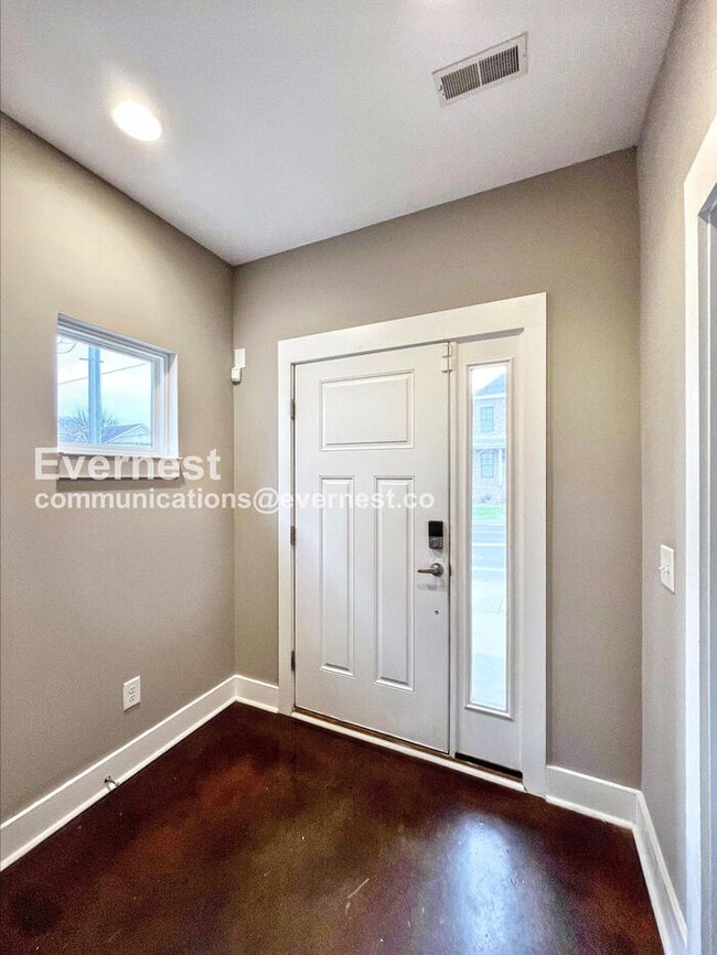 Building Photo - 600 Garfield St