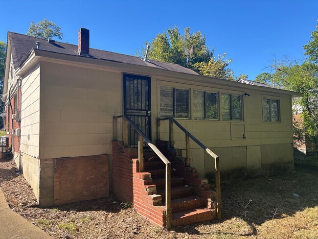 Building Photo - 389 Hodges St