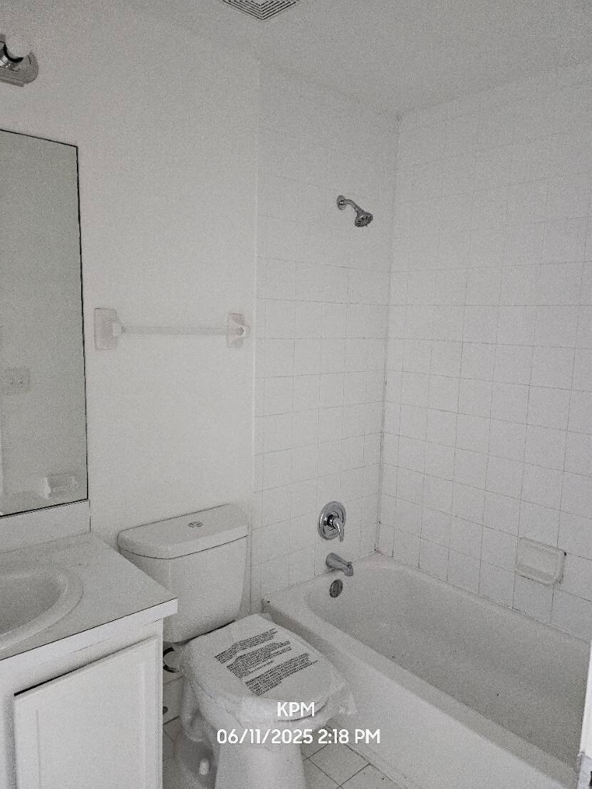 Building Photo - 1109 Colonial Palms Way