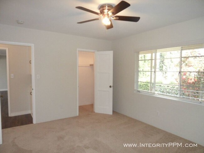 Building Photo - 5057 Marlborough Dr