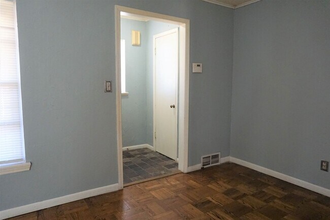 Building Photo - 3 Bed 1 Bath 1 Car in Steve Pennington Addition of NW OKC