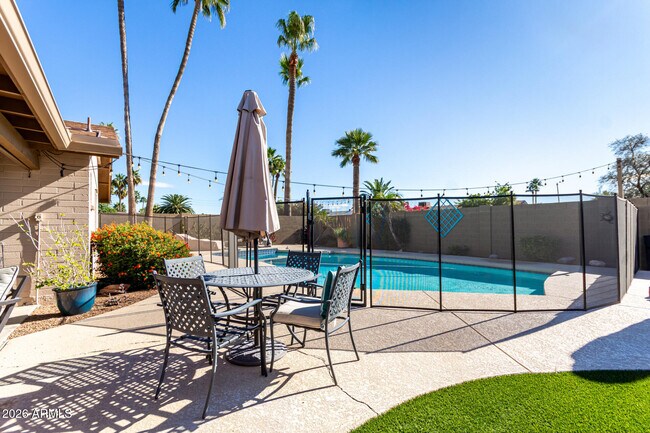 Building Photo - 3927 E Cortez St