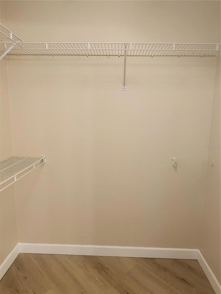 Building Photo - 6327 Green Oaks Cir