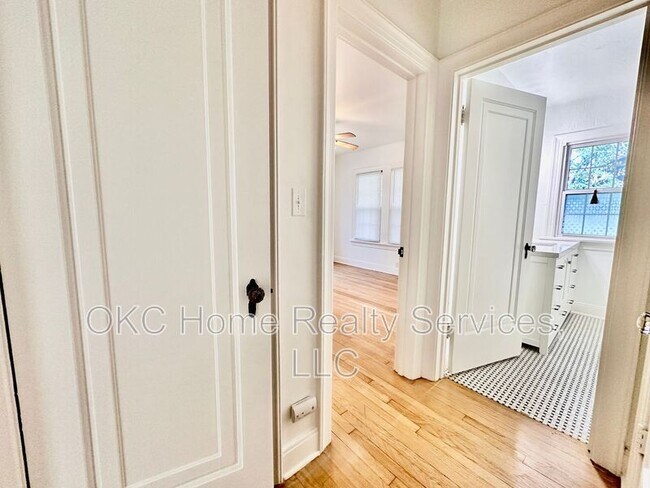 Building Photo - 1501 NW 18th St