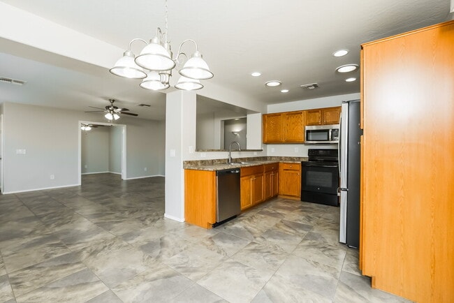 Building Photo - 5422 S Dove Valley