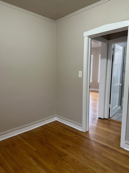 Building Photo - 4029 W Melrose St