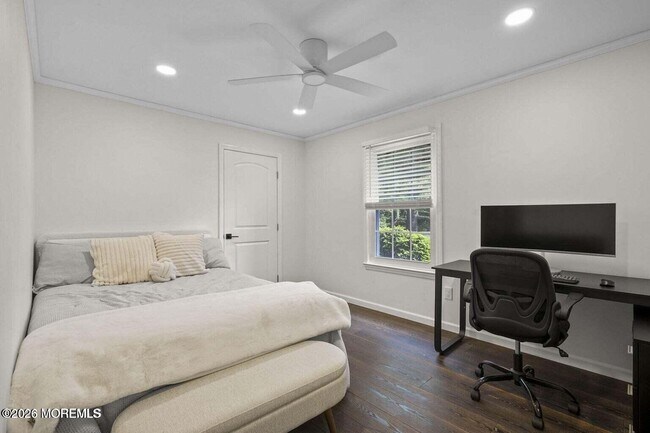 Building Photo - 701 Zlotkin Cir