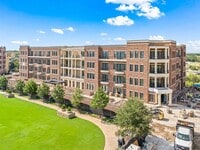 Building Photo - 1530 Meeting St