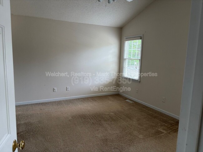 Building Photo - 8005 Tobin Pl