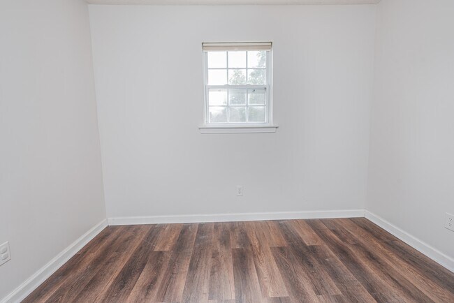 Building Photo - 103 Druid Ct