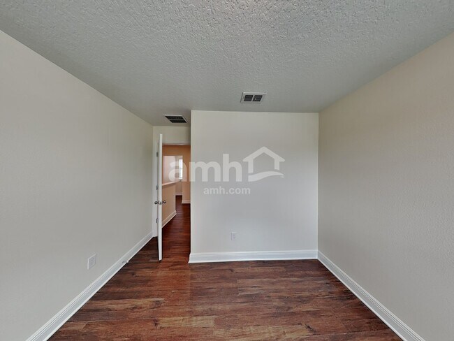 Building Photo - 844 Heavenly Drive