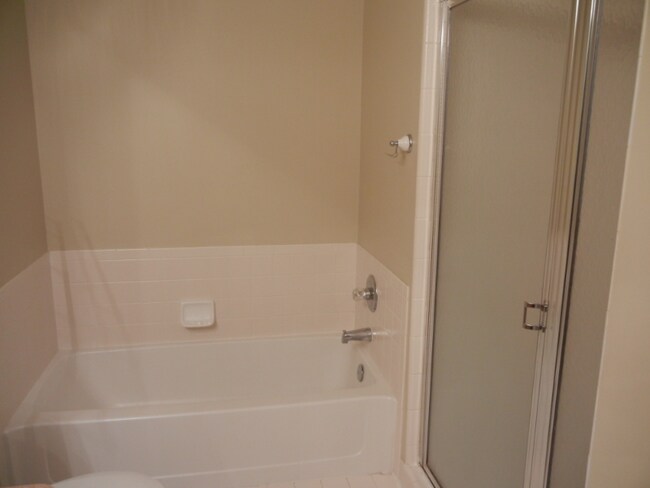 Building Photo - 39471 Springwater Dr