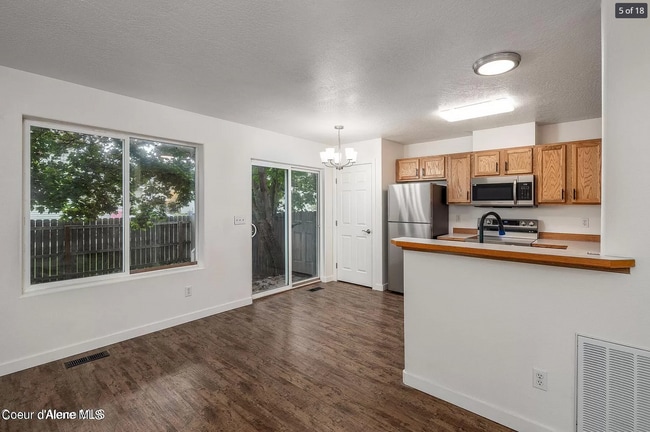 Building Photo - 2830 N 14th St