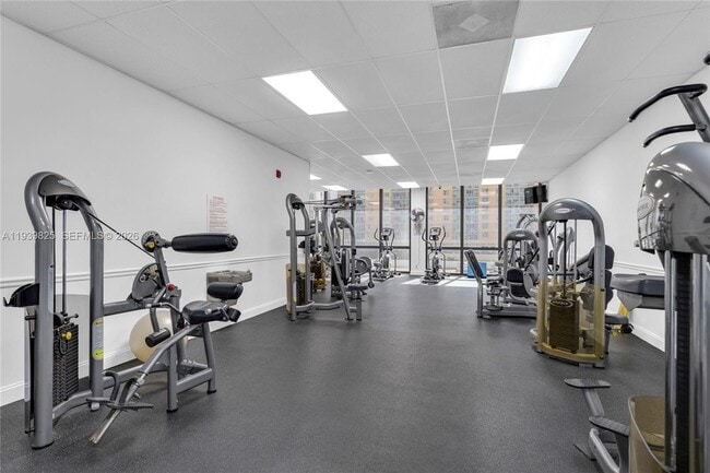 Building Photo - 2201 S Ocean Dr