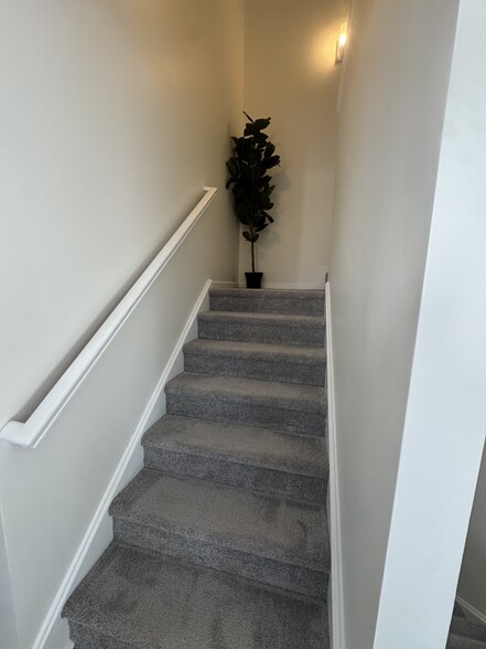 Building Photo - 33202 Town Green Dr