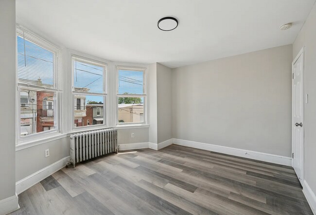 Building Photo - 424 N 64th St