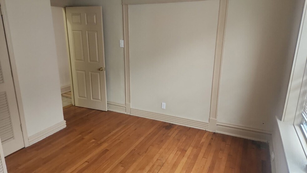 Building Photo - 6312 Cates Ave