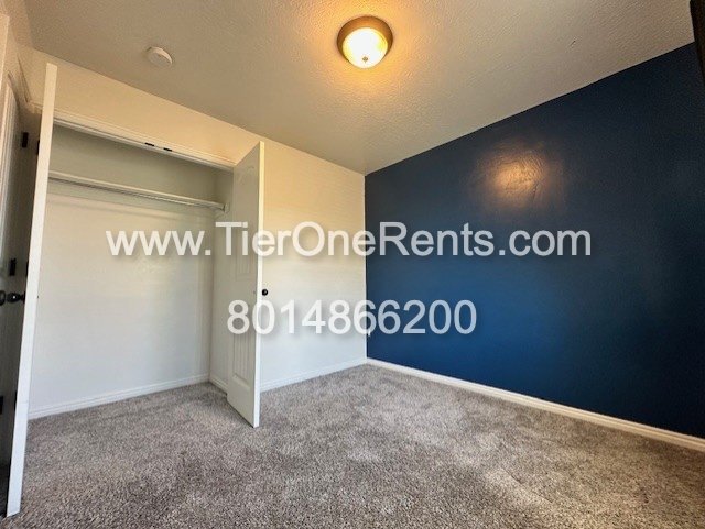 Building Photo - This property offers a NO DEPOSIT option available for qualified renters!