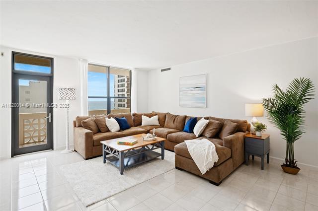 Building Photo - 10185 Collins Ave