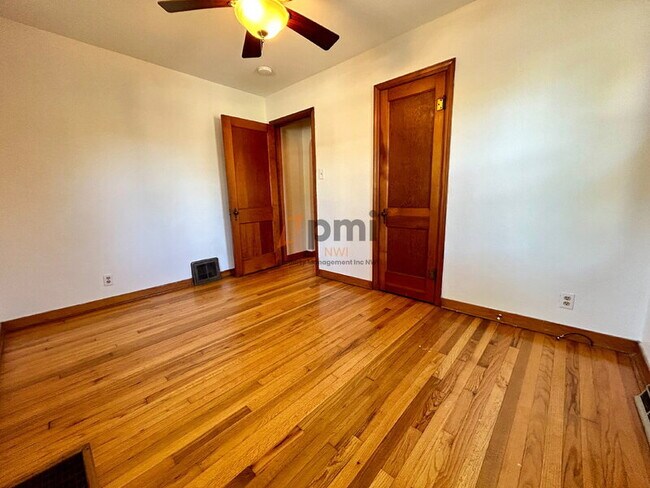 Building Photo - 9344 Keilman St