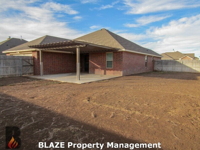 Building Photo - City View 4 Bedroom