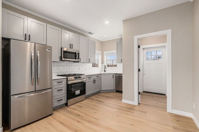 Building Photo - Just Remodeled!