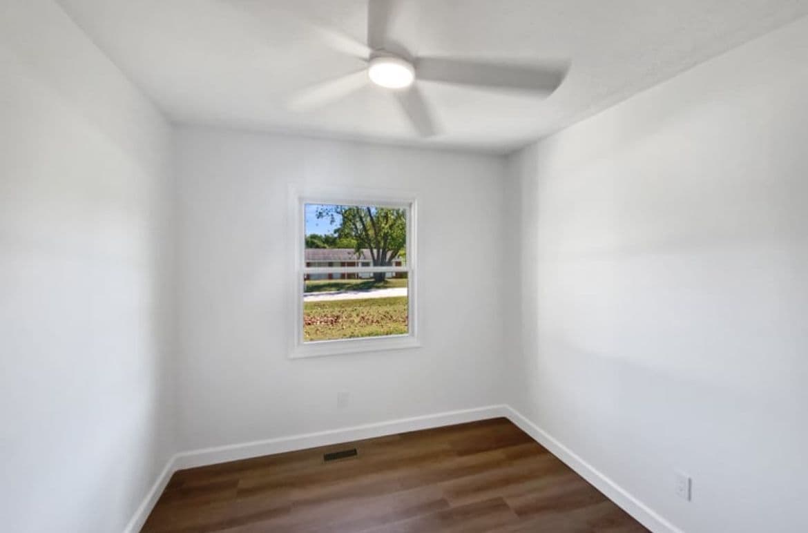 Building Photo - 213 Gatewood Dr