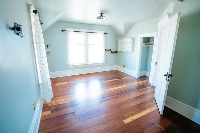Building Photo - Charming 3-Bedroom Victorian Home in the H...