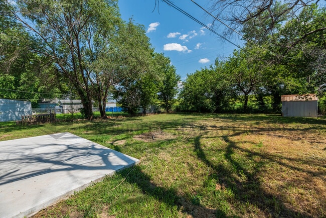 Building Photo - 345 Grover Ave