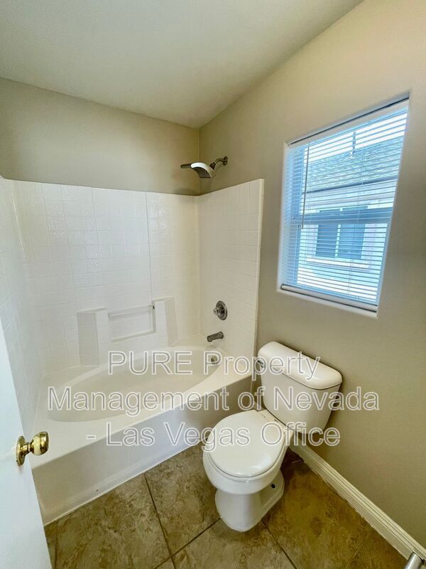 Building Photo - 3047 Errol Flynn St