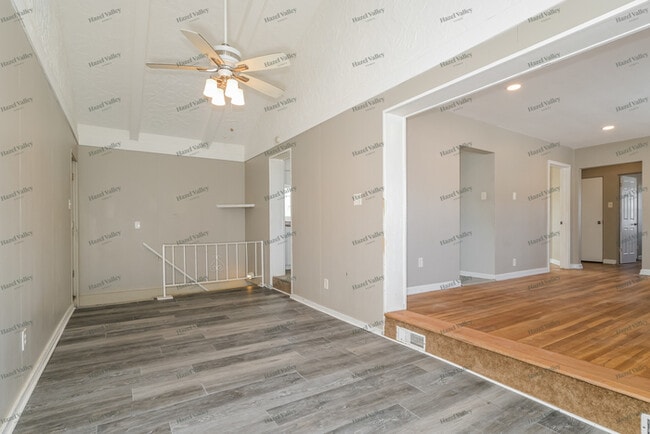 Building Photo - 7020 Rohn Dr