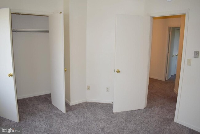 Building Photo - 945 Orchard Dr