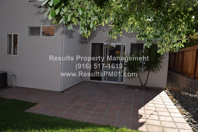 Building Photo - 3 Bedroom - Heart of Roseville