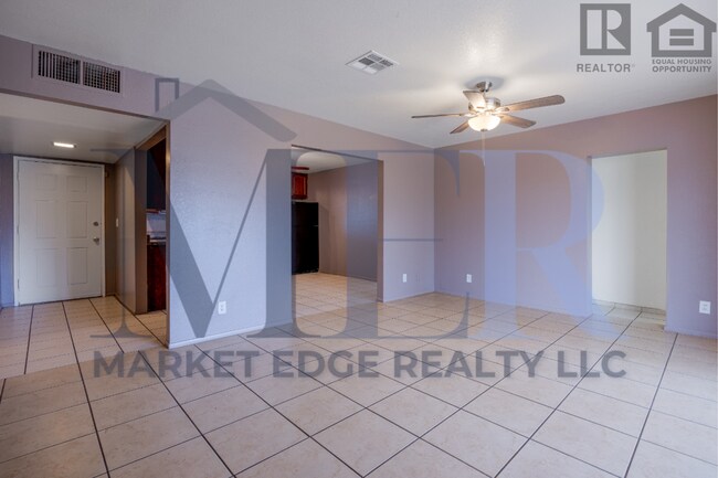 Building Photo - 5Bed/2Bath Home at 35th Ave/Cactus! Ready for Immediate Move-In! -- NO HOA!