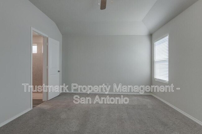 Building Photo - 242 Holland Pk