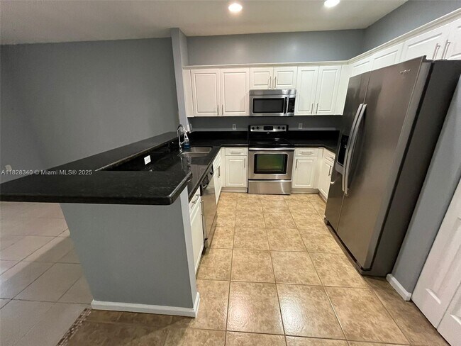 Building Photo - 2539 SW 82nd Ave