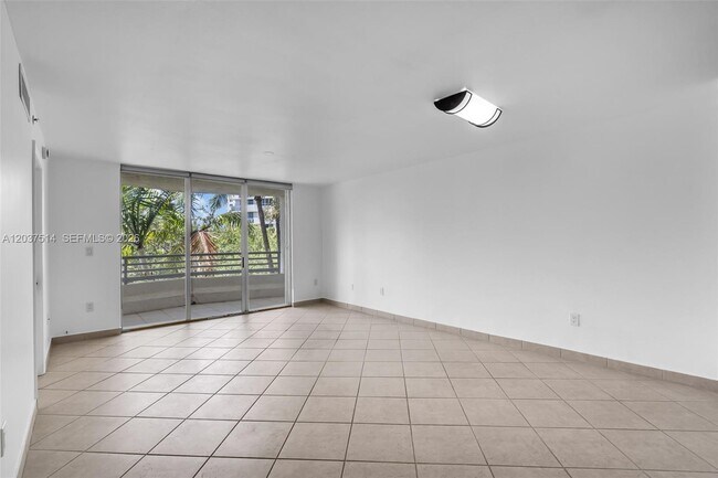 Building Photo - 1401 Bay Rd