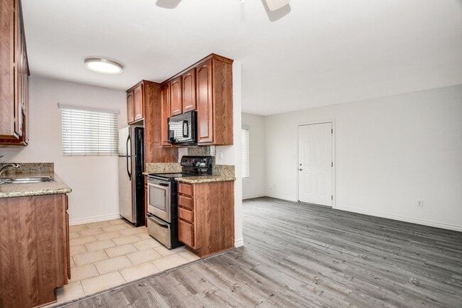 Building Photo - 1 bedroom 1bathroom condo in Normal Heights!